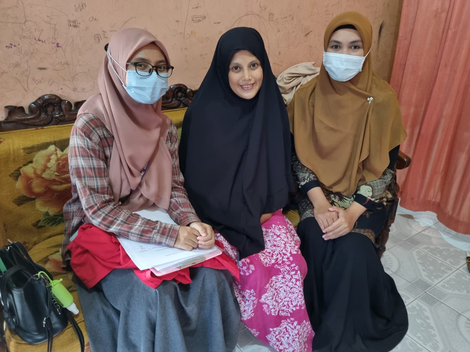Ibu Haeriyani dan Anak Ketiganya